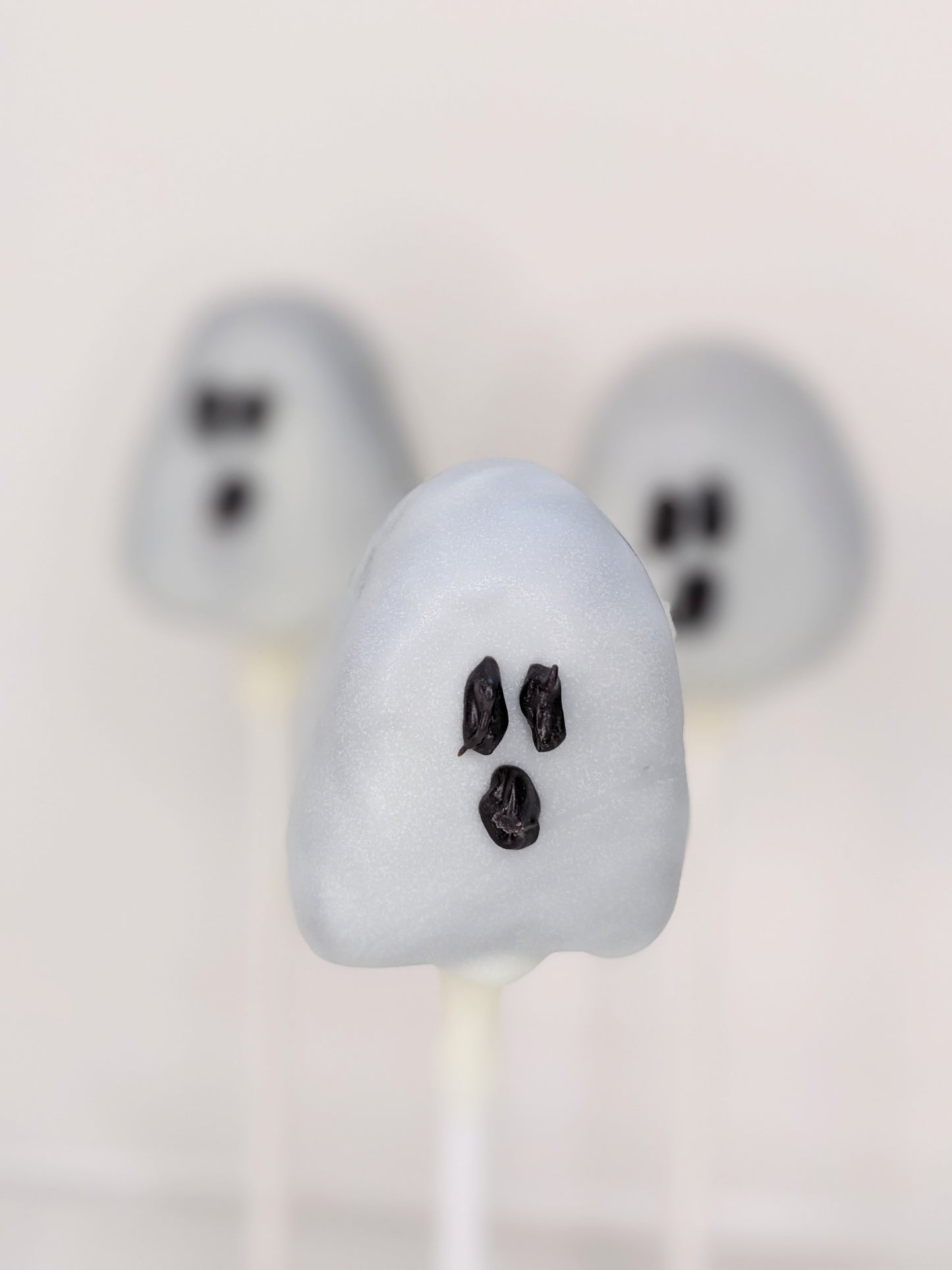 HALLOWEEN CAKE POPS
