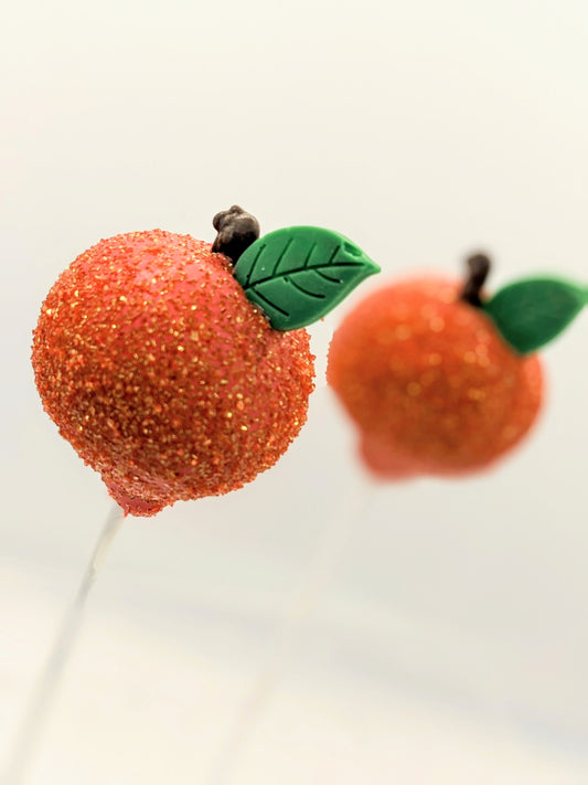 APPLE-SHAPED CAKE POPS